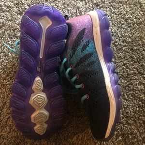 Girls size 4 black Skechers
